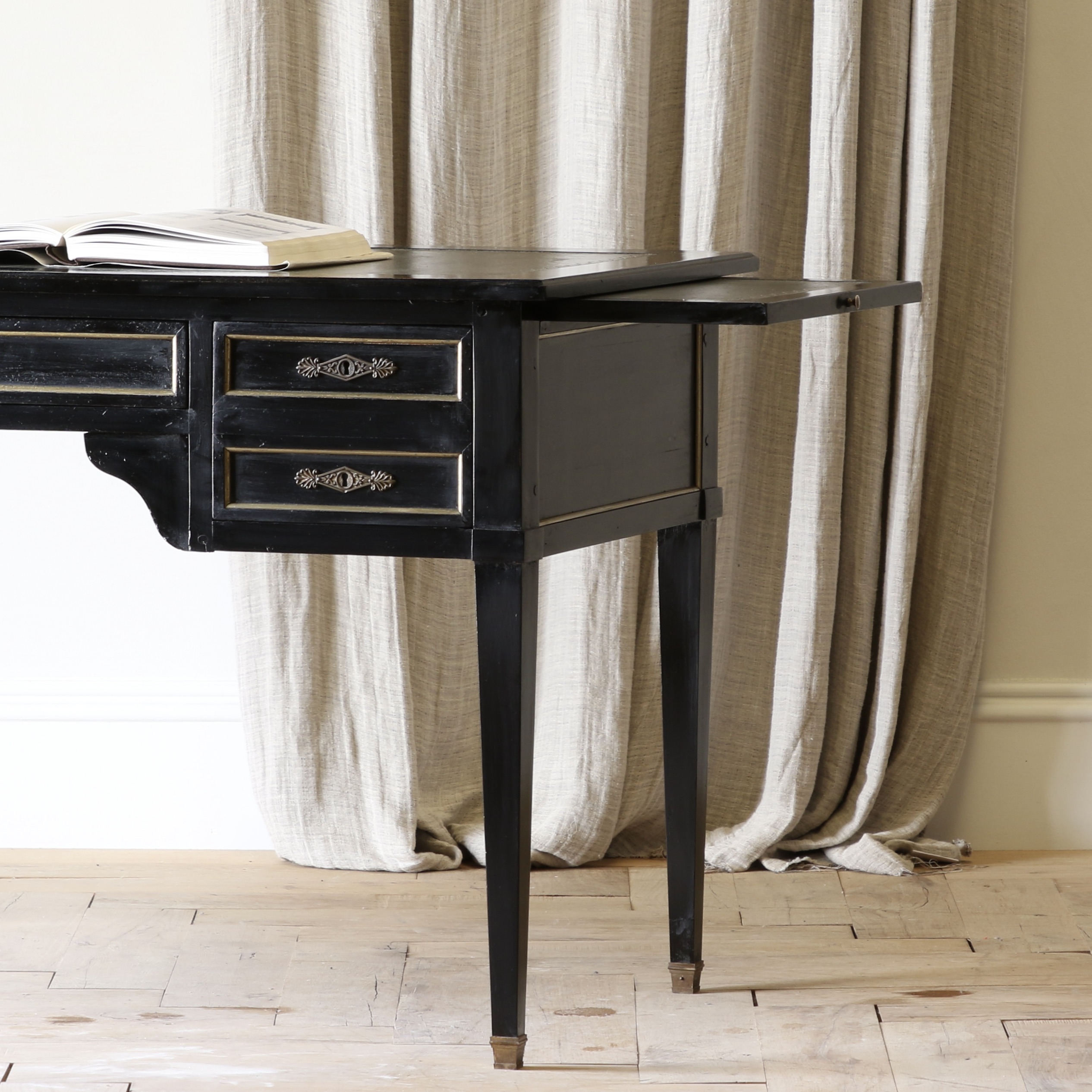 Directoire Desk